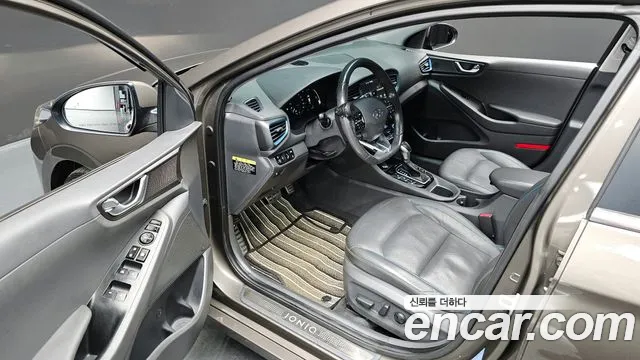 Hyundai Ioniq 2016 — фото 12