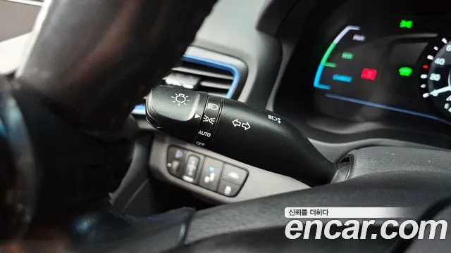 Hyundai Ioniq 2016 — фото 17