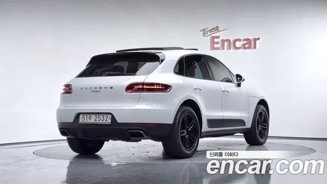 Porsche Macan 2015 — фото 1