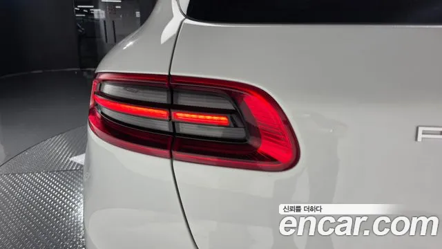 Porsche Macan 2015 — фото 8
