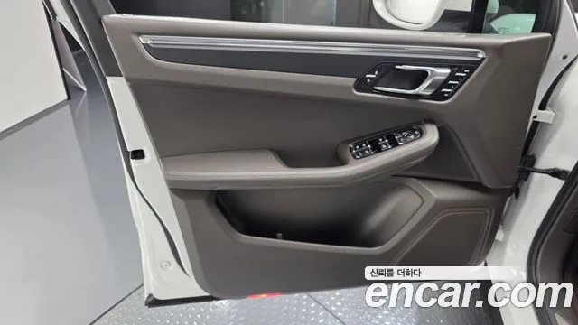 Porsche Macan 2015 — фото 13