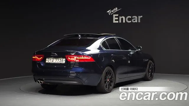 Jaguar XE 2017 — фото 2