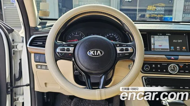 Kia K7 2016 — фото 17
