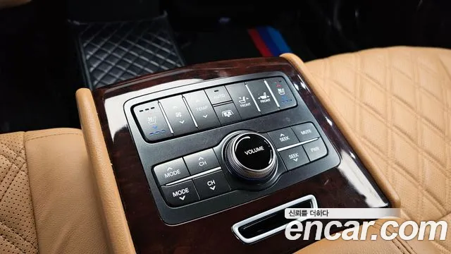 Hyundai Equus 2012 — фото 13