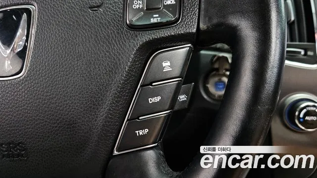 Hyundai Equus 2012 — фото 17
