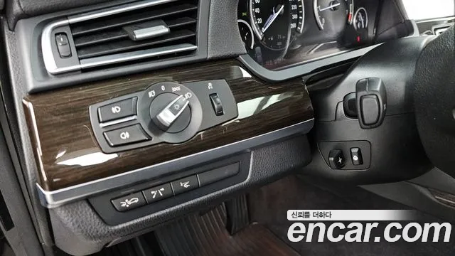 BMW 7-Series 2012 — фото 16