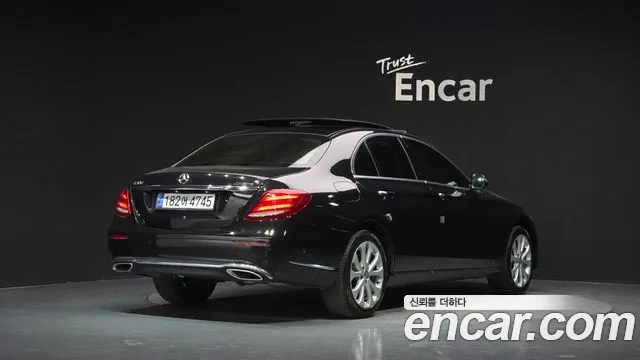 Mercedes-Benz E-Class 2017 — фото 2