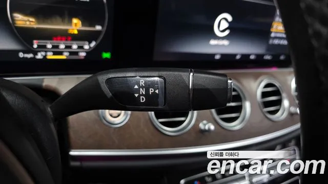 Mercedes-Benz E-Class 2017 — фото 12