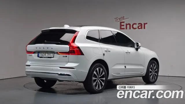 Volvo XC60 2023 — фото 1