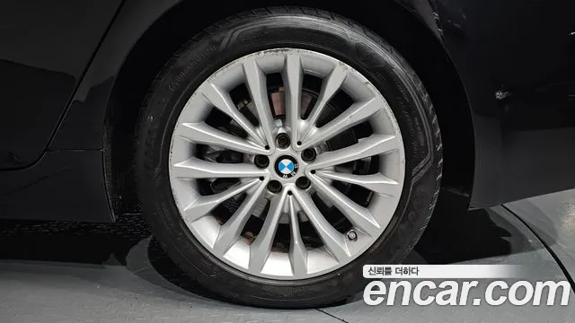 BMW 5-Series 2018 — фото 6