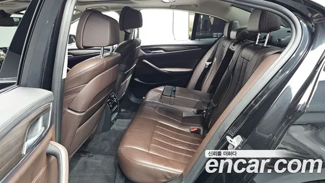 BMW 5-Series 2018 — фото 15