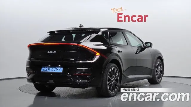 Kia EV6 2025 — фото 2