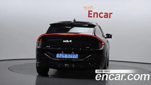 Kia EV6 2025 — фото 4