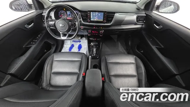 Kia Stonic 2018 — фото 10