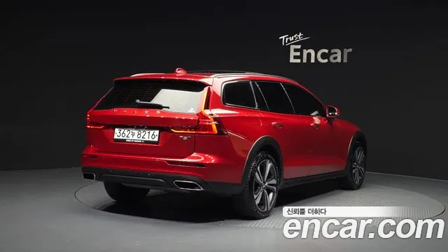 Volvo V60 2020 — фото 2