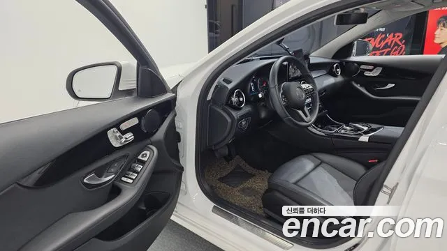 Mercedes-Benz C-Class 2020 — фото 13