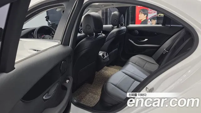 Mercedes-Benz C-Class 2020 — фото 16