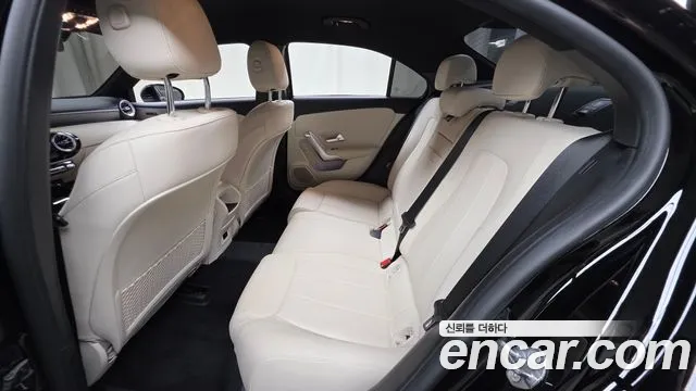 Mercedes-Benz A-Class 2023 — фото 18