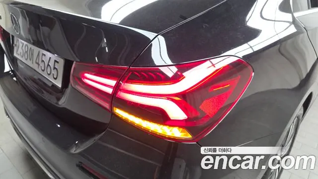 Mercedes-Benz A-Class 2023 — фото 9