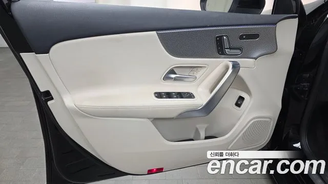 Mercedes-Benz A-Class 2023 — фото 14