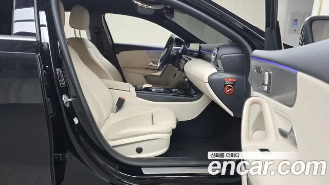 Mercedes-Benz A-Class 2023 — фото 16