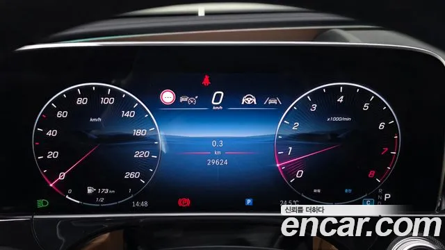 Mercedes-Benz E-Class 2025 — фото 11