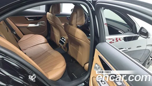 Mercedes-Benz E-Class 2025 — фото 17