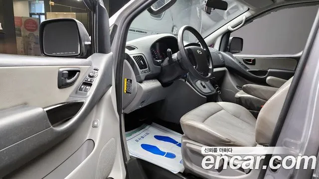 Hyundai Starex 2016 — фото 13