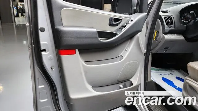 Hyundai Starex 2016 — фото 14