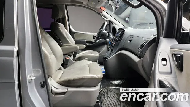 Hyundai Starex 2016 — фото 16