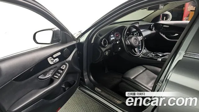 Mercedes-Benz C-Class 2017 — фото 10