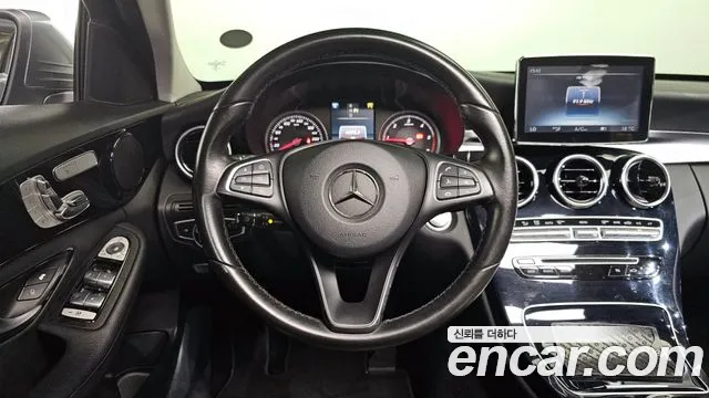 Mercedes-Benz C-Class 2017 — фото 12