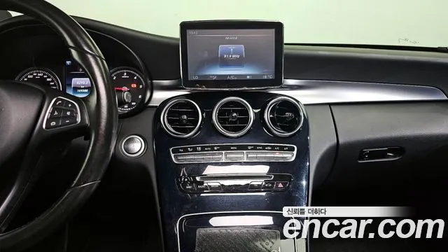 Mercedes-Benz C-Class 2017 — фото 13