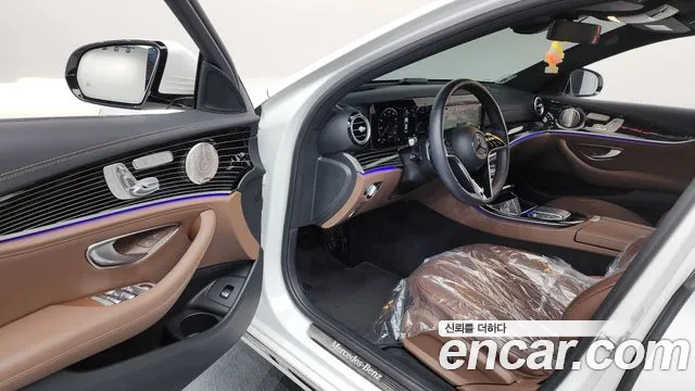 Mercedes-Benz E-Class 2021 — фото 12