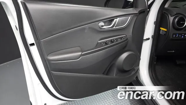 Hyundai Kona 2020 — фото 14