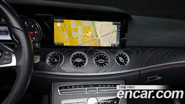 Mercedes-Benz E-Class 2018 — фото 20