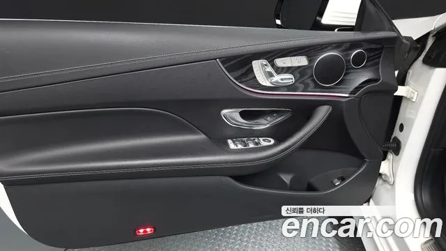 Mercedes-Benz E-Class 2018 — фото 15