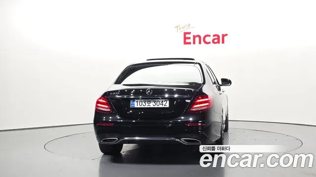 Mercedes-Benz E-Class 2019 — фото 4