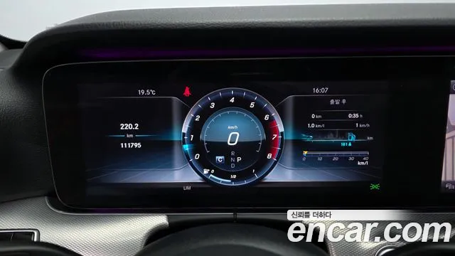 Mercedes-Benz E-Class 2019 — фото 11