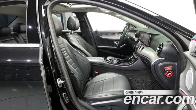 Mercedes-Benz E-Class 2019 — фото 17
