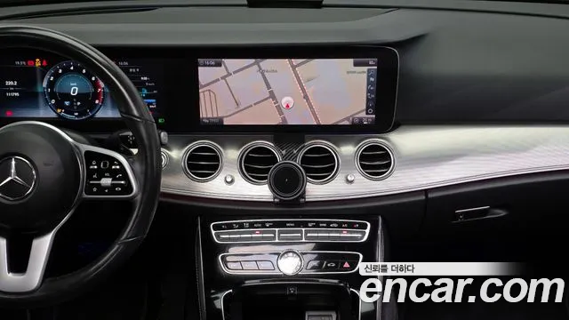 Mercedes-Benz E-Class 2019 — фото 20