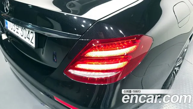 Mercedes-Benz E-Class 2019 — фото 9