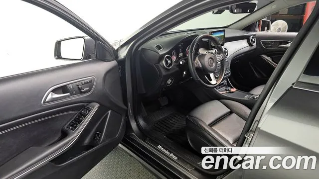 Mercedes-Benz GLA-Class 2016 — фото 10