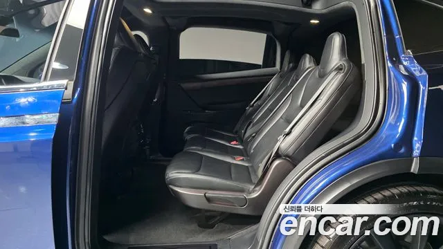Tesla Model X 2020 — фото 18