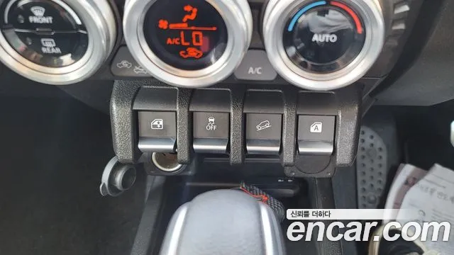 Suzuki Jimny 2023 — фото 17