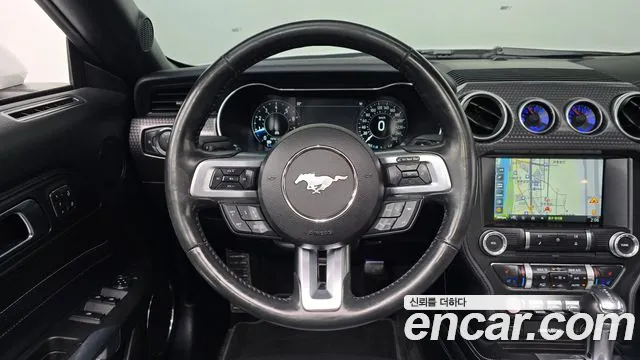Ford Mustang 2018 — фото 13