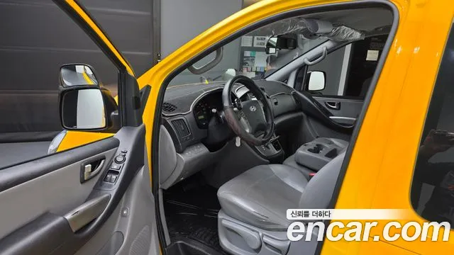Hyundai Starex 2015 — фото 10