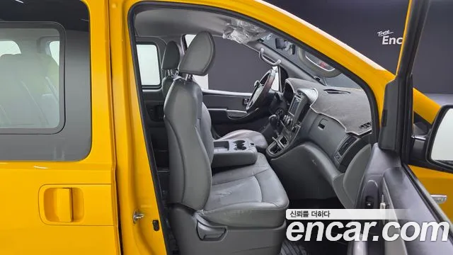 Hyundai Starex 2015 — фото 12