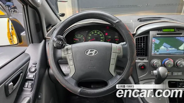 Hyundai Starex 2015 — фото 13