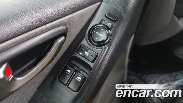 Hyundai Starex 2015 — фото 14
